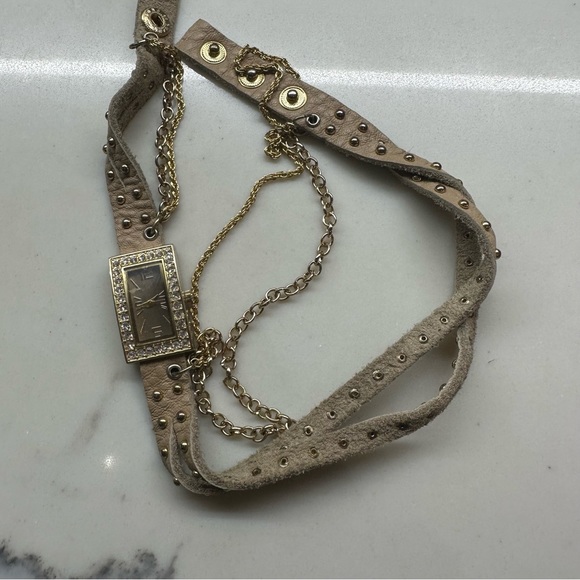 NEW BEIGE LEATHER WRAP WATCH